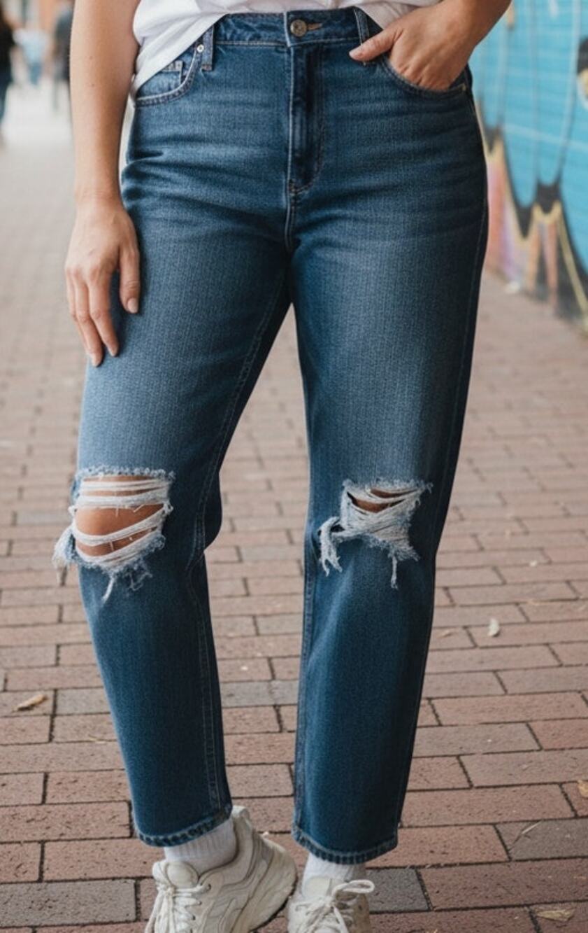 Hollister Women 11R 30 Waist "Curvy Ultra High Rise Dad" Distressed Denim Jeans